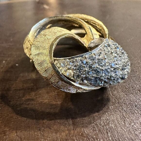 BSK Signed Estate Brooch Pin - Picture 4 of 12